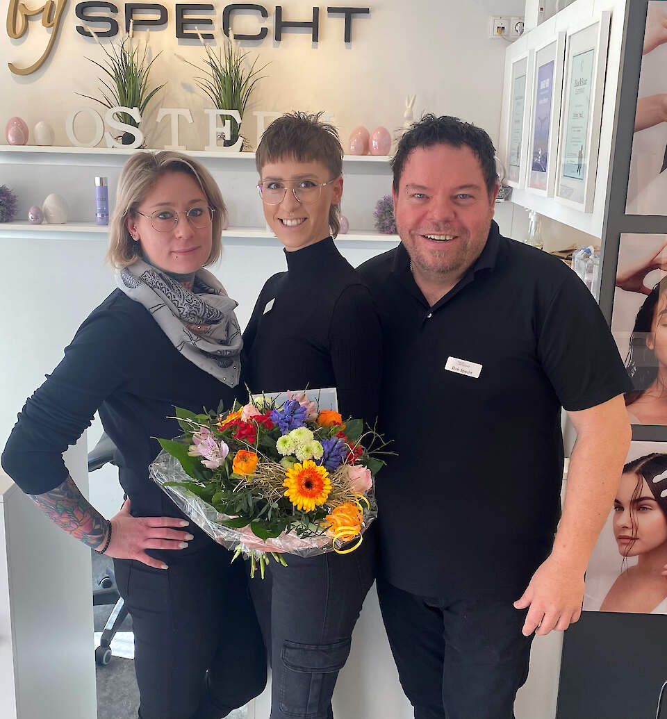 Blumen zum Jubiläum im Friseursalon HAIR-BY-SPECHT